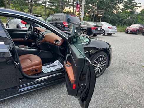 Used 2019 Maserati Ghibli RWD image 9