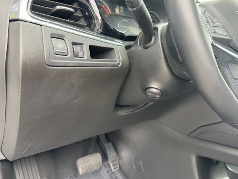 Used 2025 Cadillac XT5 Premium Luxury image 13