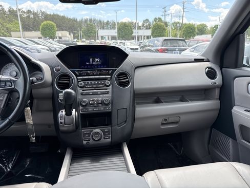 Used 2015 Honda Pilot Touring image 30