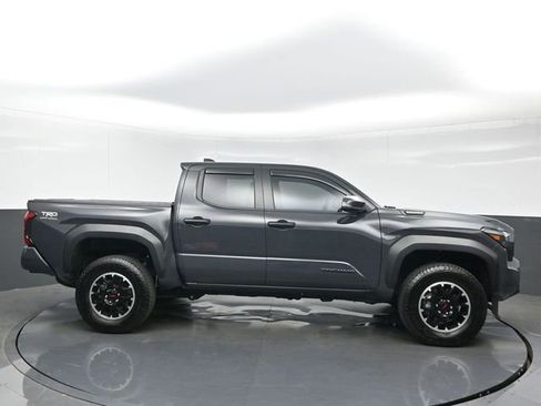 Used 2025 Toyota Tacoma TRD Off-Road w/ TRD Off Road Upgrade Package AWD/4WD image 7
