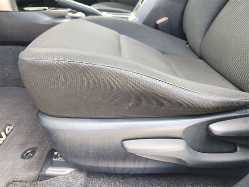 Used 2017 Toyota RAV4 LE image 23