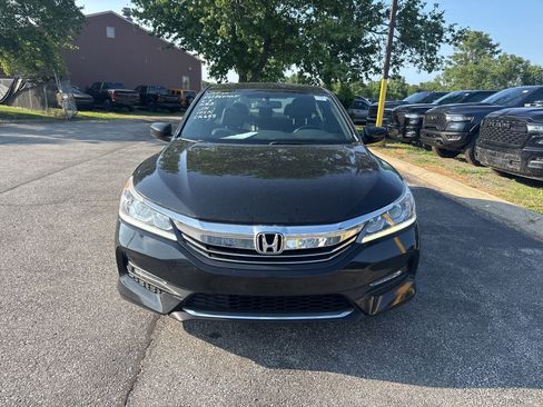 Used 2017 Honda Accord Sport Special Edition image 2