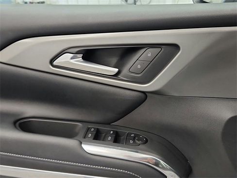 Used 2025 Chevrolet Traverse LT w/ LPO, Floor Liner Package image 26