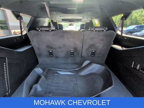 Used 2023 Chevrolet Suburban Z71 w/ Luxury Package AWD/4WD image 27