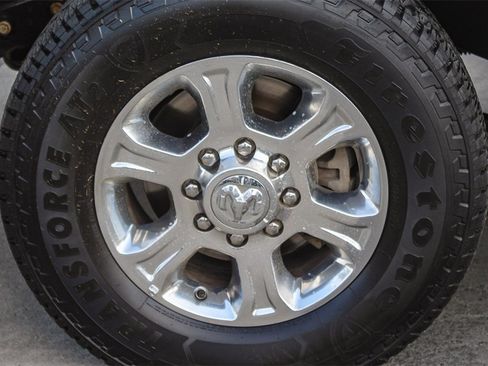 Used 2023 RAM 2500 Big Horn w/ Cold Weather Group image 10