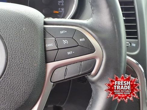Used 2018 Jeep Grand Cherokee Overland AWD/4WD image 16