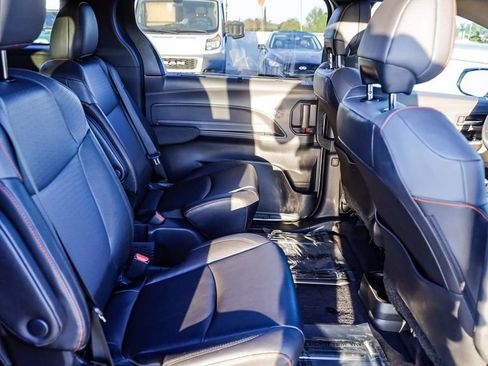 Used 2024 Toyota Sienna XSE w/ XSE Plus Package image 19