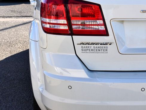 Used 2020 Dodge Journey SE w/ SE Popular Equipment Group image 10