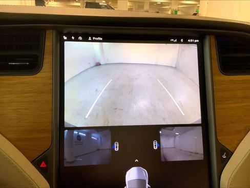 Used 2018 Tesla Model X 75D image 26