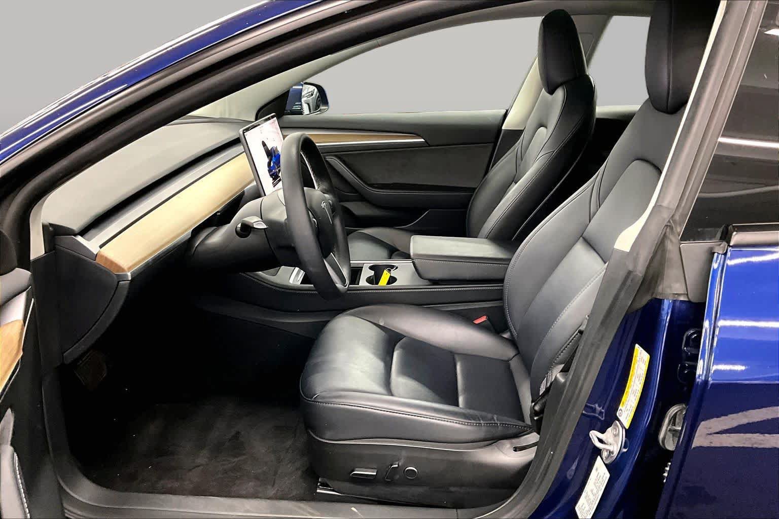 Used 2023 Tesla Model 3 Standard Range RWD image 7