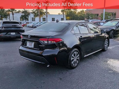 Certified 2021 Toyota Corolla LE FWD image 5