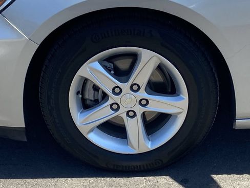 Used 2019 Chevrolet Malibu LS FWD image 27