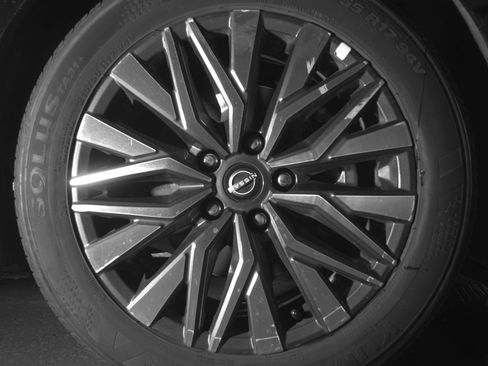 Used 2025 Nissan Altima 2.5 SV FWD image 13