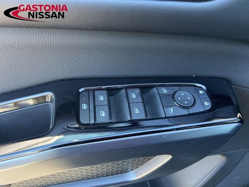 Used 2024 Nissan Pathfinder SL image 13