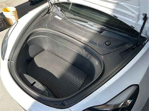 Used 2018 Tesla Model 3 Long Range image 31