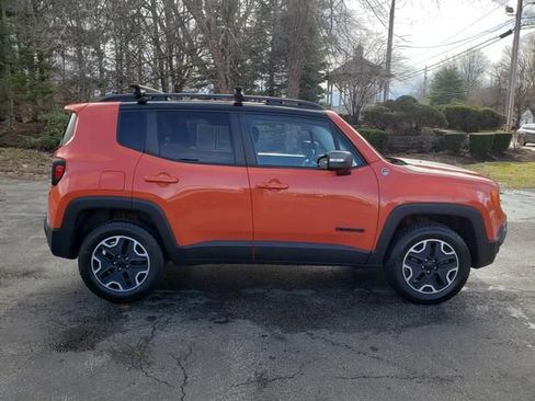 Used 2016 Jeep Renegade Trailhawk image 2