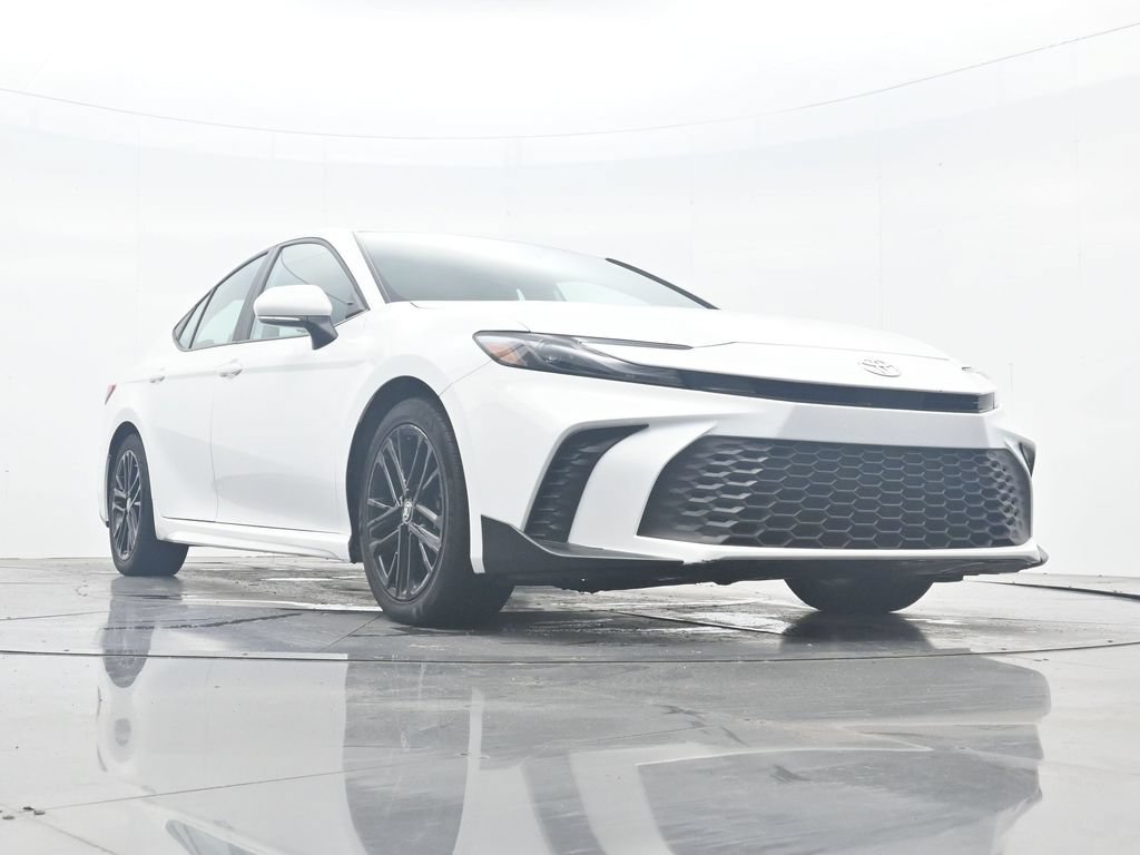 Used 2025 Toyota Camry SE FWD image 31