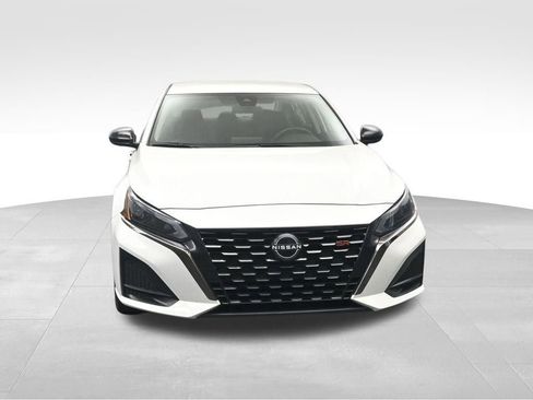 Used 2024 Nissan Altima 2.5 SR image 8