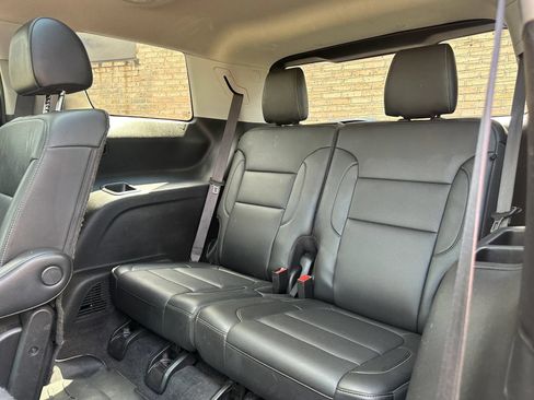 Used 2021 GMC Acadia SLT FWD image 11
