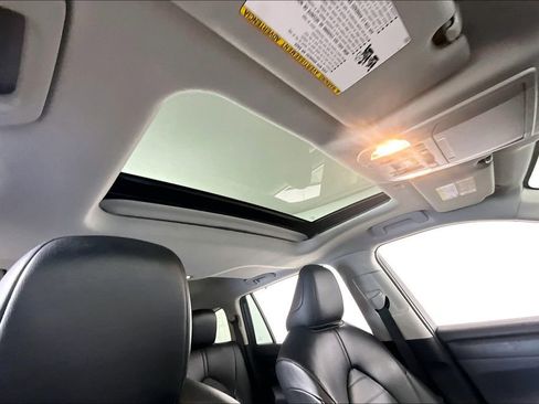 Used 2022 Toyota Highlander XLE image 22