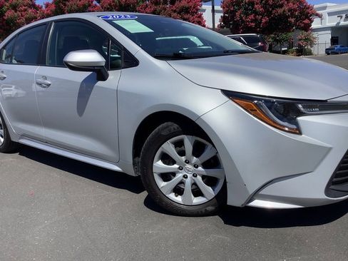 Used 2023 Toyota Corolla LE image 3