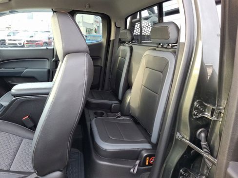 Used 2018 Chevrolet Colorado Z71 image 11