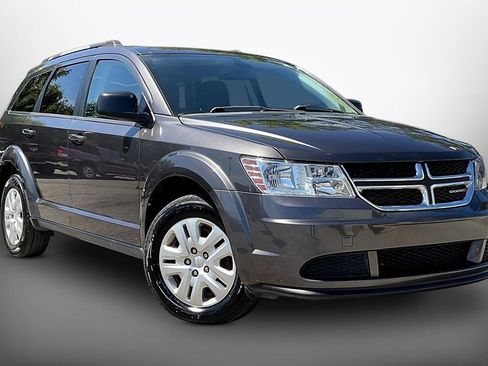 Used 2018 Dodge Journey SE w/ Popular Equipment Group FWD image 3