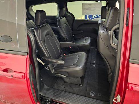 New 2026 Chrysler Pacifica Select image 29