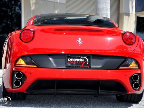 Used 2009 Ferrari California image 19