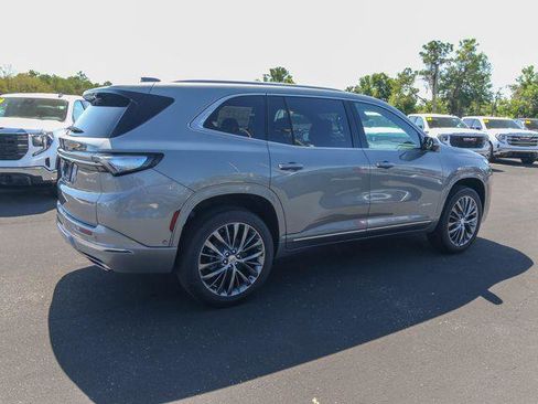 New 2026 Buick Enclave Avenir w/ Super Cruise Package FWD image 10