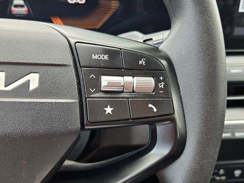 Used 2025 Kia K4 LXS image 21