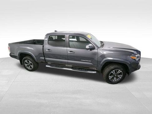 Used 2017 Toyota Tacoma Limited image 5