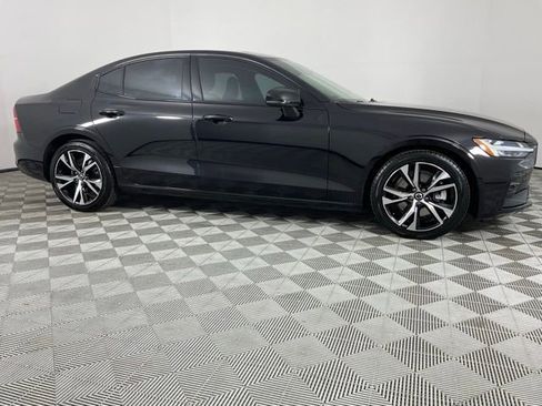 Used 2024 Volvo S60 B5 Core FWD image 11