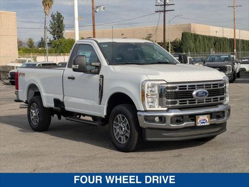 New 2025 Ford F350 XLT w/ FX4 Off-Road Package image 7