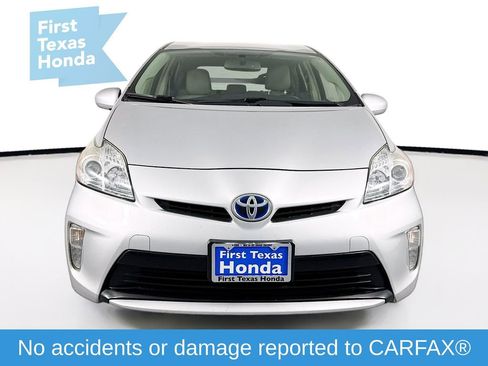 Used 2014 Toyota Prius Three image 2