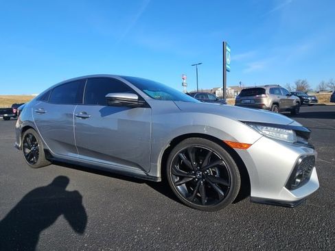 Used 2018 Honda Civic Sport Touring image 3