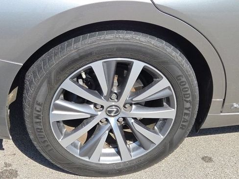 Used 2019 Lexus ES 300h w/ Accessory Package 2 FWD image 31