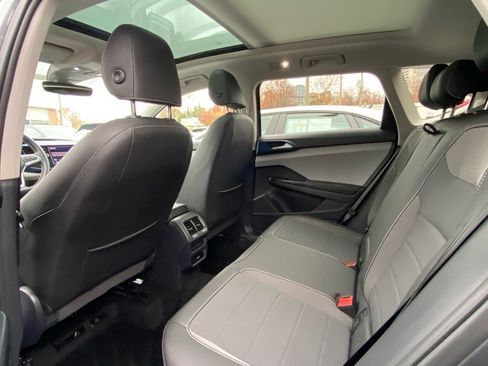 Certified 2024 Volkswagen Taos SE w/ Panoramic Sunroof Package image 19