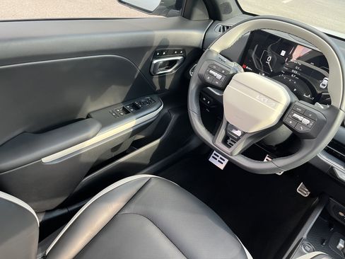 Used 2025 Kia K4 GT-Line Turbo FWD image 9