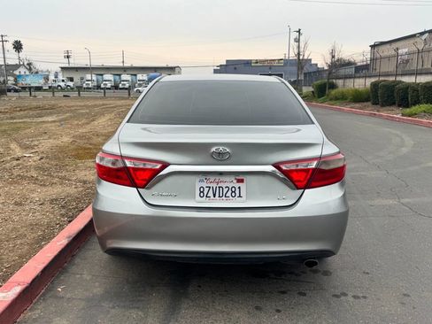 Used 2015 Toyota Camry LE image 6