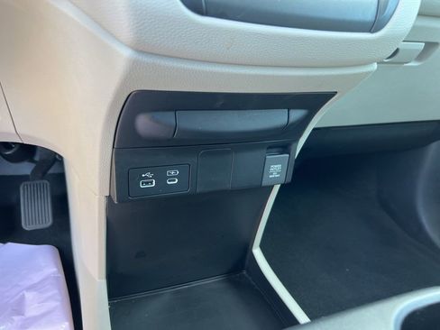 Used 2025 Honda Odyssey EX-L image 4