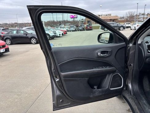 Used 2021 Jeep Compass Limited image 10