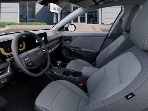 New 2025 Kia K4 LXS image 21