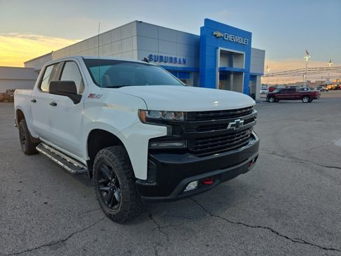 Used 2019 Chevrolet Silverado 1500 LT Trail Boss image 3
