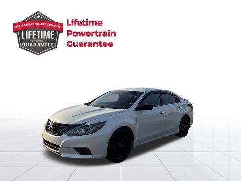 Used 2018 Nissan Altima 2.5 SR w/ SR Midnight Edition FWD image 1