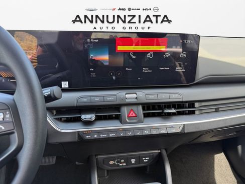 New 2025 Kia K4 LXS FWD image 13