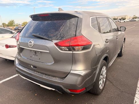 Used 2017 Nissan Rogue S FWD image 5