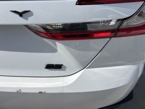 Used 2025 Toyota Camry SE w/ Convenience Package image 4