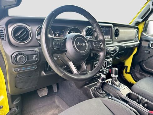 Used 2023 Jeep Wrangler Unlimited w/ Cold Weather Group AWD/4WD image 10
