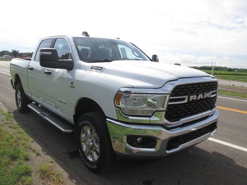 Used 2024 RAM 2500 Big Horn w/ Off Road Package AWD/4WD image 7